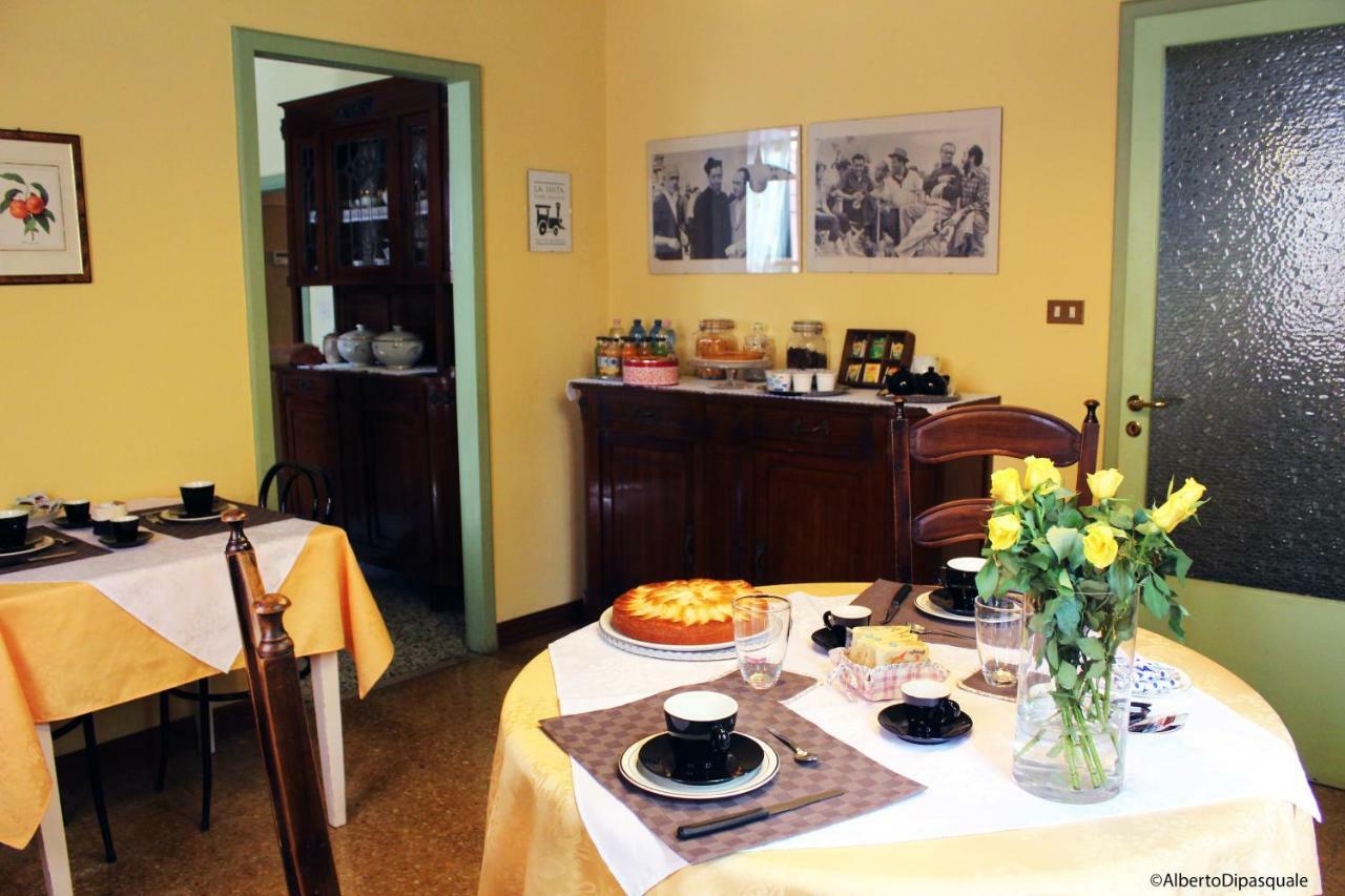 La Sosta Fuori Stazione Bed & Breakfast Brescello Exterior photo